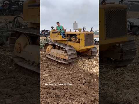 CATERPILLAR D4 Tractor Plowing #bigtractorpower #caterpillar #tractor #plowing #automobile