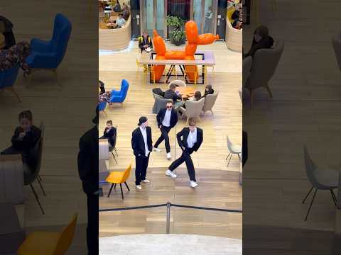 ASTRONOMIA GENTLEMEN DANCING 😨😂