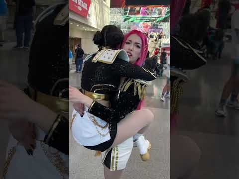 When Rumi showed us her patterns @morganlefoy #kpopdemonhunters