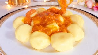 Ich nehme 2 Kartoffeln, Zwiebel und Karotte! Kartoffeln mit Zwiebeln schmecken besser als Fleisch!