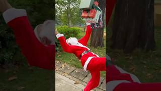 LNS - Cú trượt chân của Ông Già Noel || Santa Claus's slip #shorts