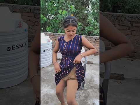 आप लोग बताइए चड्डी दिखाई है कि नहीं 🥺 #chaddi #famous #ladki #viralreelsシ