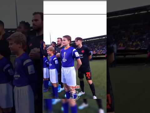 اللاعبين بجانب أطول الأطفال المرافقين! #shorts