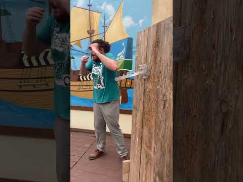Knife throwing with Arne Parrot