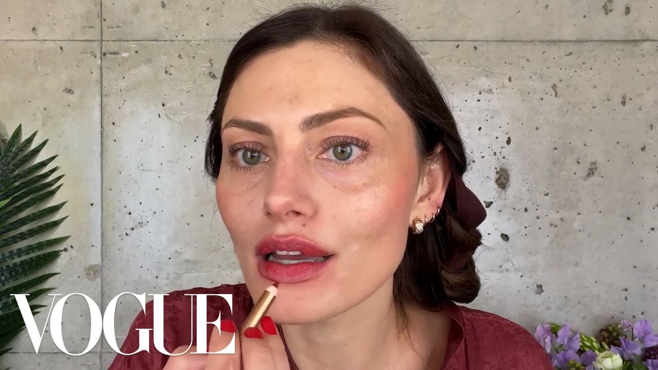 Phoebe Tonkin’s Guide to Heatless Curls and Red Lipstick | Beauty Secrets 