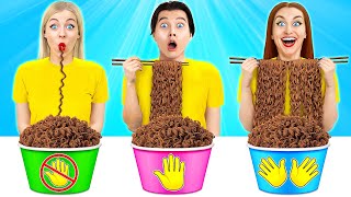 कोई हाथ नहीं या एक हाथ या दो हाथ से खाने का चैलेंज | मज़ेदार फ़ूड हैक्स Multi DO Food Challenge