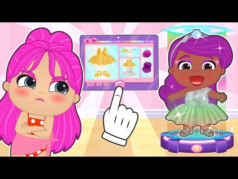 BABIES LILY AND LUNA 👗 We Tried the Silliest Clothes at the New Fashion Boutique!
