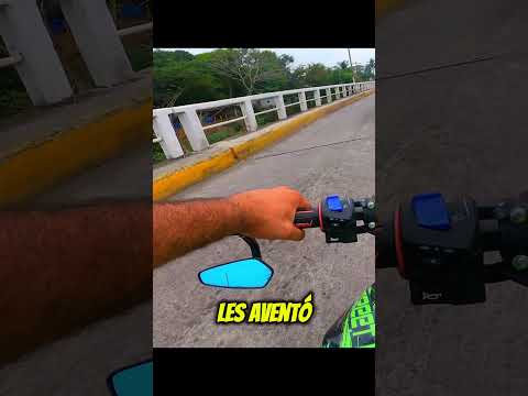 Carro se nos cierra #bikers #motos