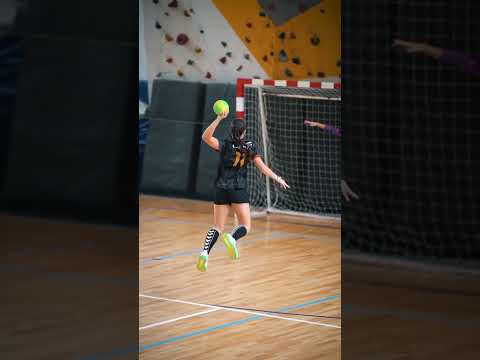 Handball best high jump short goal ⚽😱🥅 #trending #handballpic #handball #sportsball #viral #explore🤾