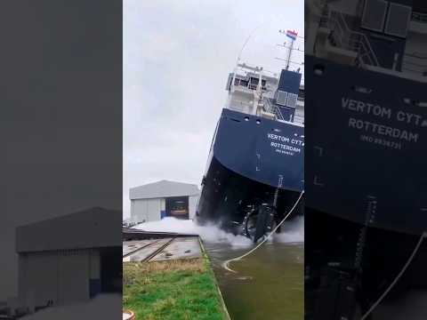বড় বড় জাহাজ জলে ডুবে না ||??Big big ships don't sink in water ||#shorts #Ships#tiktok