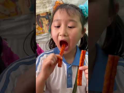 Koleksi besar camilan nostalgia yang akan membawa Anda kembali ke masa kecil!