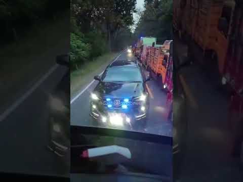 Kondisi jalan macet parah ngeblong kanan pakai lampu strobo Pajero AE 890 AE lokasi sidowayah #short
