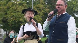Video: Unter der Bavaria - Platzkonzert der Wiesnwirte (Video: Nina Eichinger)