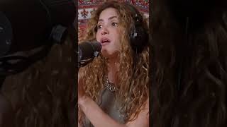 Shakira cantando “Pies Descalzos, Sueños Blancos” en vivo 🐺🌻!