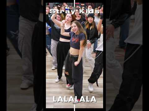🇺🇸K-pop in public - Stray Kids “LALALALA”!