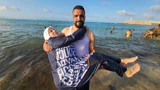"🚤🌊 مقلب الغرق لرشيدة.. حسن تلاح عليها بحوايجو 😱❤️ واش الحب يدير أكثر من هكا؟ 😏🔥"