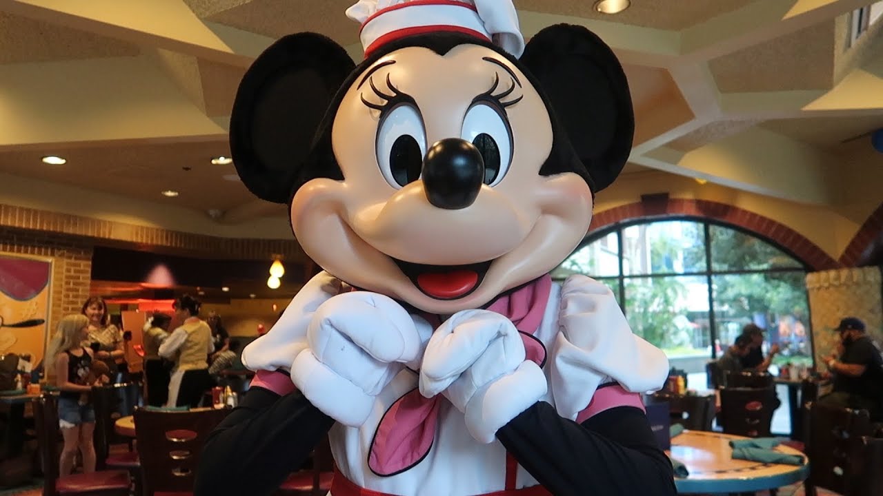 Breakfast At Goofy's Kitchen, Mickey Pop Up At Downtown Disney & Checking Out New Disneyland Merch! The Tim Tracker