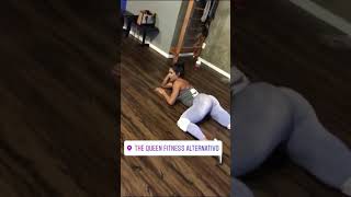 Olha como dança bem a mulher