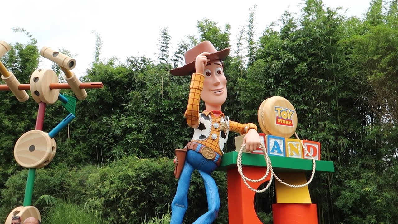 What's New At Disney's Hollywood Studios! Star Wars Land Opens Soon, New Snack & Summer Crowds! The Tim Tracker