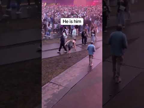 Living his best life ๐ #techno #rave #dance