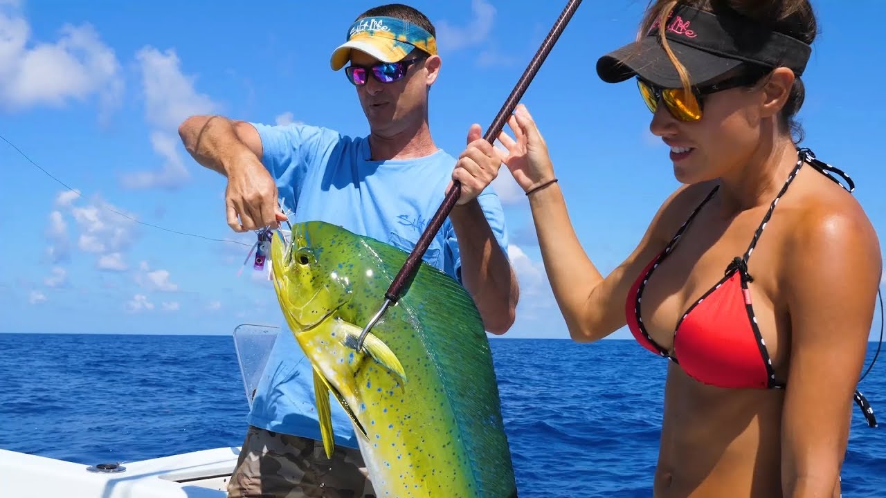 Catching MAHI in ISLAMORADA, FLORIDA - Fishing with Luiza