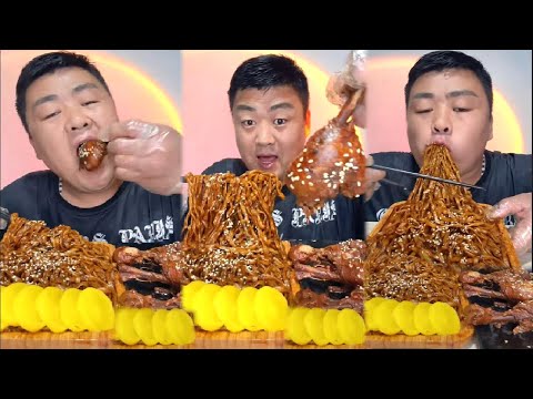 Eating Fried Chicken Thigh And Noodles With Egg, Chicken wing Ric | Mukbang Chinese