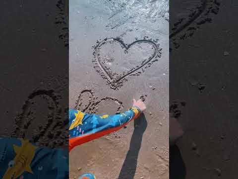 He just want to draw heart ❤️‍🩹💜💕#shorts