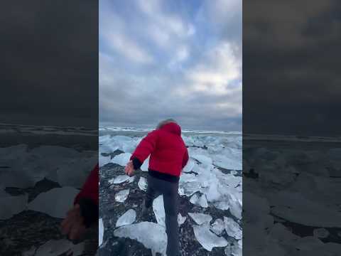 Le traje un hielo de Islandia 🧊😂 #viwes #humor #comedia