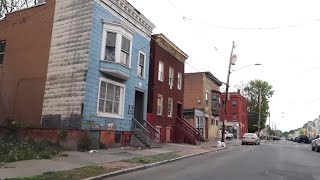 ALBANY NEW YORK HOODS / NEW YORK STATE CAPITOL