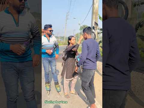 #skating #road #girlreaction #funny #shorts #youtubeshorts #viralvideos #india #shortvideo