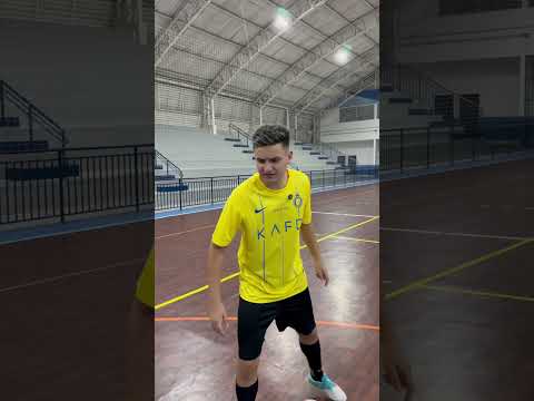 O goleiro que só sai de joelhos!!! #goleiro #futsal #futebol