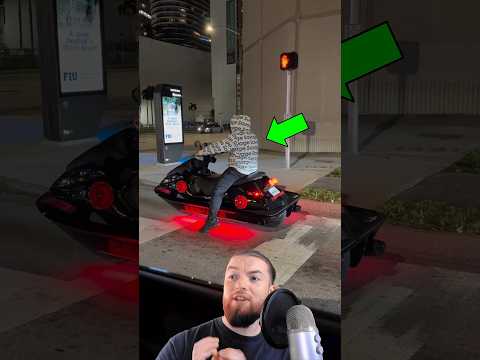 Il a transformé un scooter en jet ski 🤯
