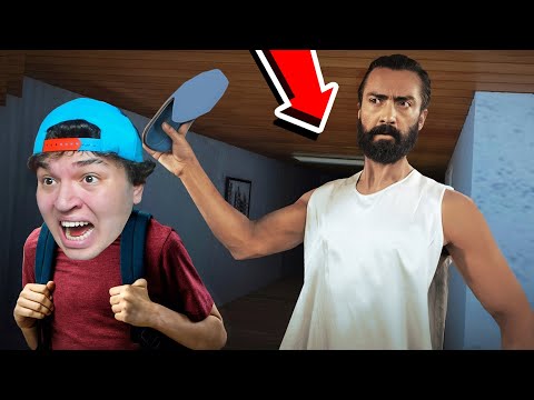 MEU VIZINHO MALUCO QUER ME BATER COM CHINELO AS 3 HORAS DA MANHÃ!! (Evil Neighbor)