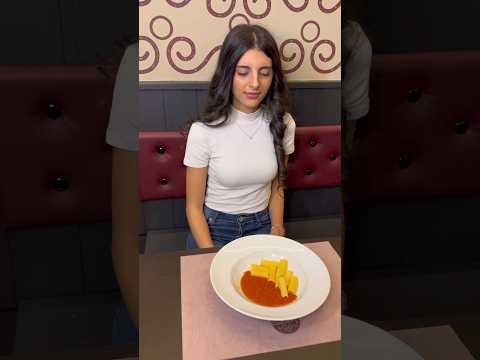 Quando elimini il guanciale e il pecorino dall'Amatriciana, cosa resta?🎥#shorts