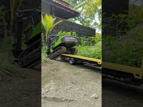 🚜 RC Excavator FAILS to Load onto Truck! Shocking RC Mishap 😱 #Shorts