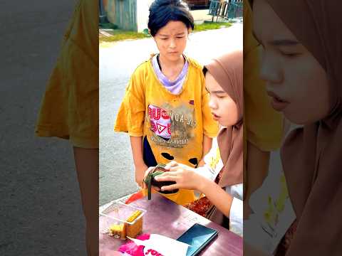 Little Girl Returns a Lost Wallet โ Asks for Biscuits Instead of Money โค๏ธ