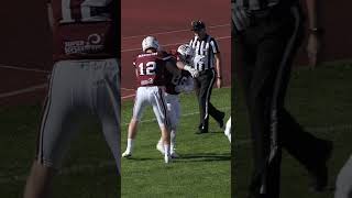 Daniel Kamiński se prohnal středem obrany a připsal další touchdown pro Mammoths!💪🏈