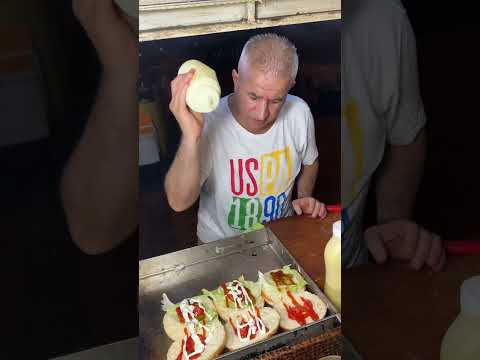 Adana’da seyyar satıcıda hamburger yedim 90₺ #yemek