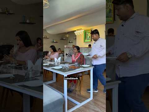 गरीब customer को महंगा खाना देकर waiter ने फंसाया l #shorts #cafe #garib #video