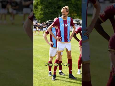 The tallest football mascot 🤣