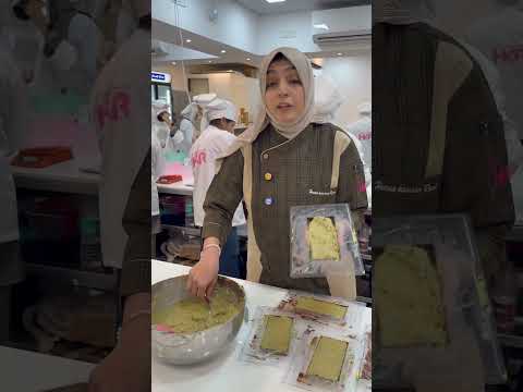 Aapne khareede ya nahi Abhi tk? Chocolate Kunafa Bar #hkrshorts #hkrbakingacademy