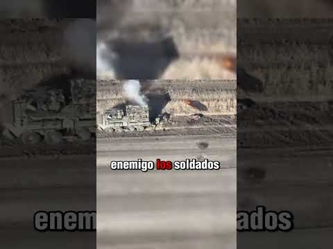 Emboscada brutal: BTR atrapado bajo fuego enemigo #guerramoderna #militarypowe #militar #noticias