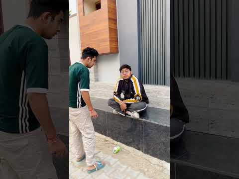 Tag your bhukkhad friend ???#comedy #funnycomedy #shortvideo #youtubeshorts #trending #funny