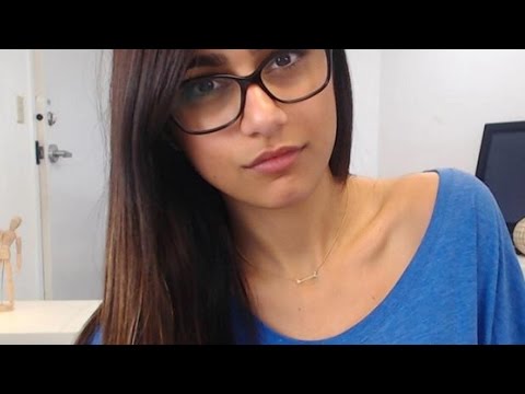 Adult Film Star Mia Khalifa Wears Hijab @Hodgetwins