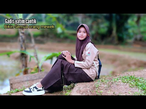 Sepatu Sobek, Perut Lapar, Tapi Tetap Semangat Sekolah… Gadis Yatim Ini Bikin Nangis