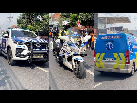 Mobil Polisi dan Ambulance