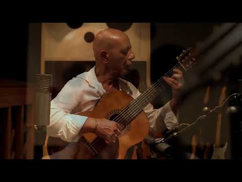 Yaron Hasson plays Pegao by Jose Feliciano