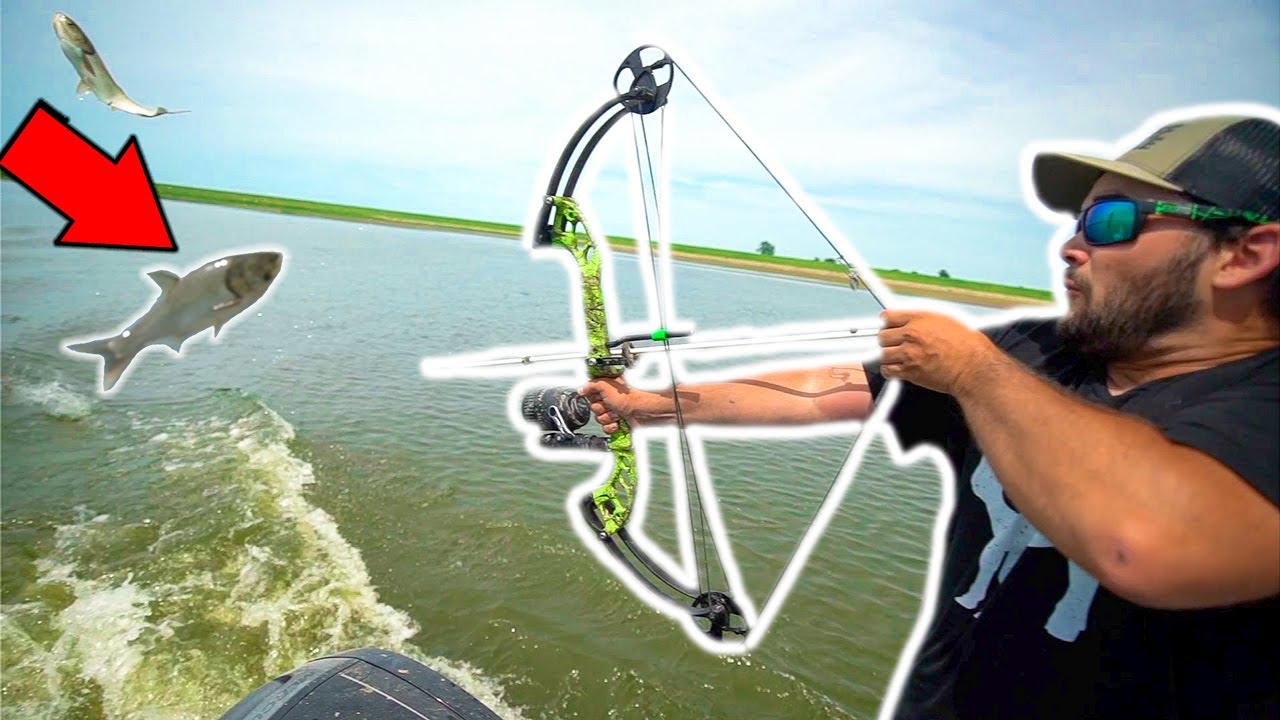 Bowfishing FLYING ASIAN CARP on the RIVER