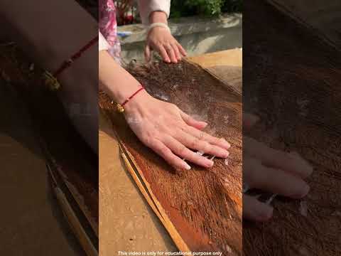 নারিকেল গাছের বাকল দিয়ে জুতা তৈরি