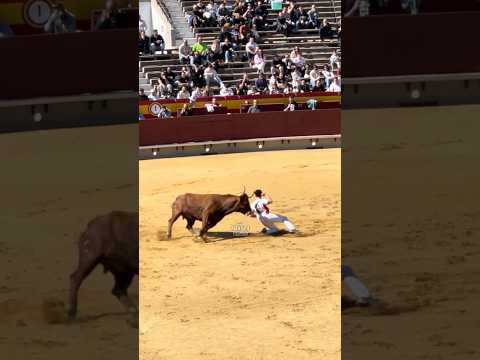 Desplante de Rodilla De Raul Gil Al De Arriazu En Castellón ¡Impresionante! #shorts